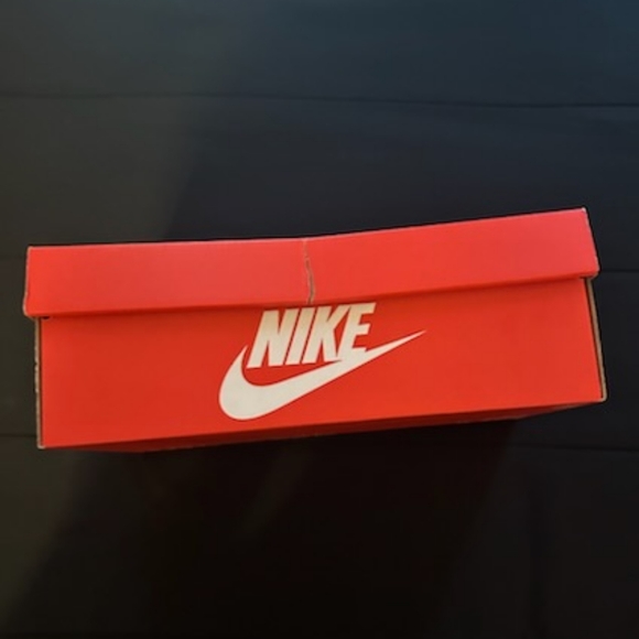 Nike Dunks - Picture 6 of 7